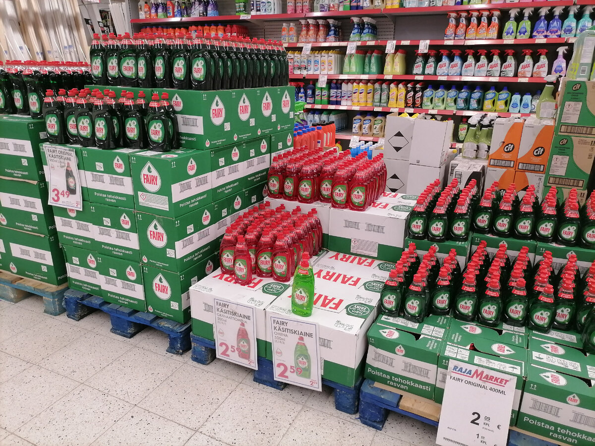 Поллитровый фейри 2.60 евро. 