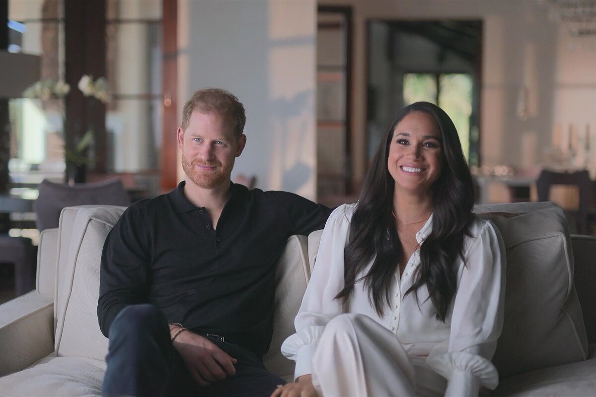     Добились своего! Британский таблоид извинился перед Меган Маркл и принцем Гарри
