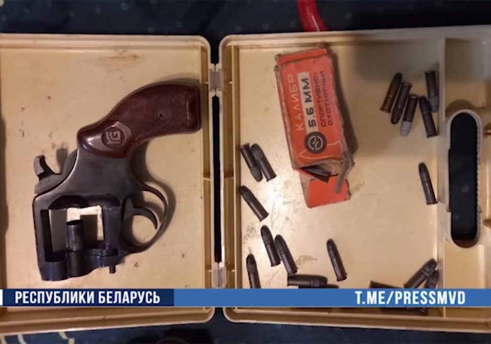     В Речице изъяли наркотики и боевой арсенал. Фото: МВД РБ