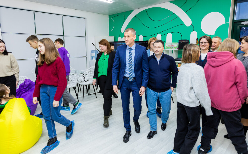    В Сургутском районе открыли сразу два молодежных центра