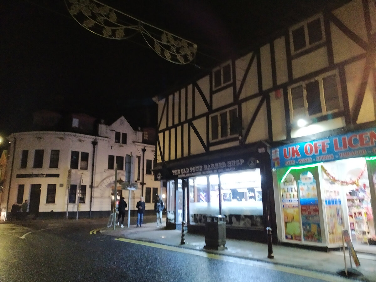 Мансфилд вечерний в день пантомимы