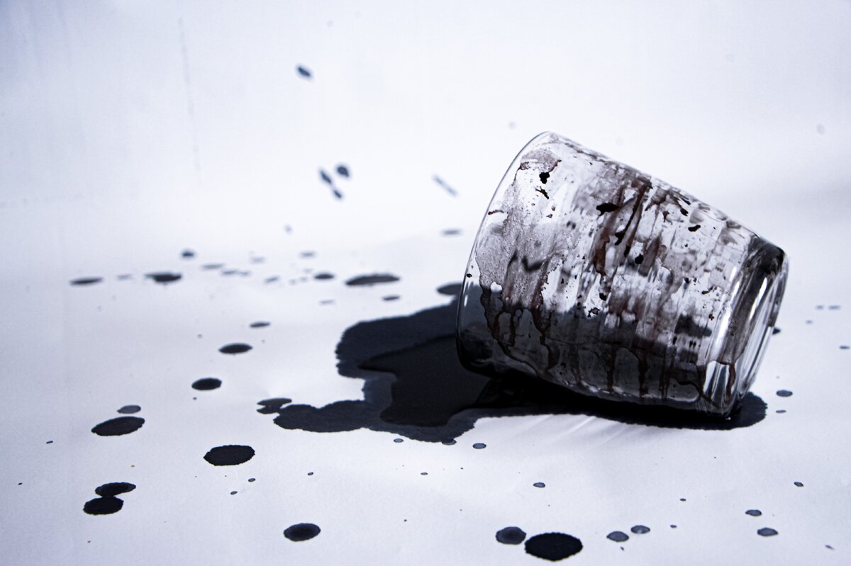     Что делать, если пролили на одежду кофе, краску или чернила?