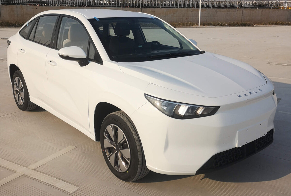 На фото из базы минпрома КНР: электрический седан Livan Youxing 6 / Maple 01