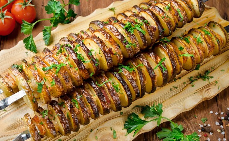 Картофельные шашлычки-спиральки
