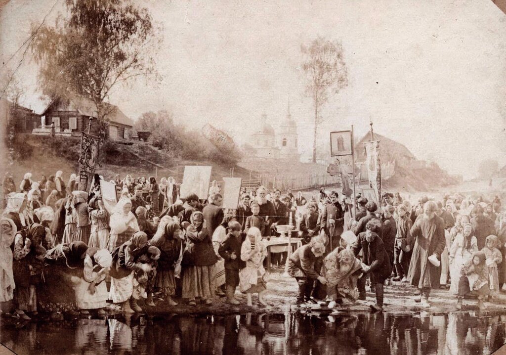 Церковный праздник в деревне. Фотография из архива Василия Артемова, 1891 - 1910 гг.
