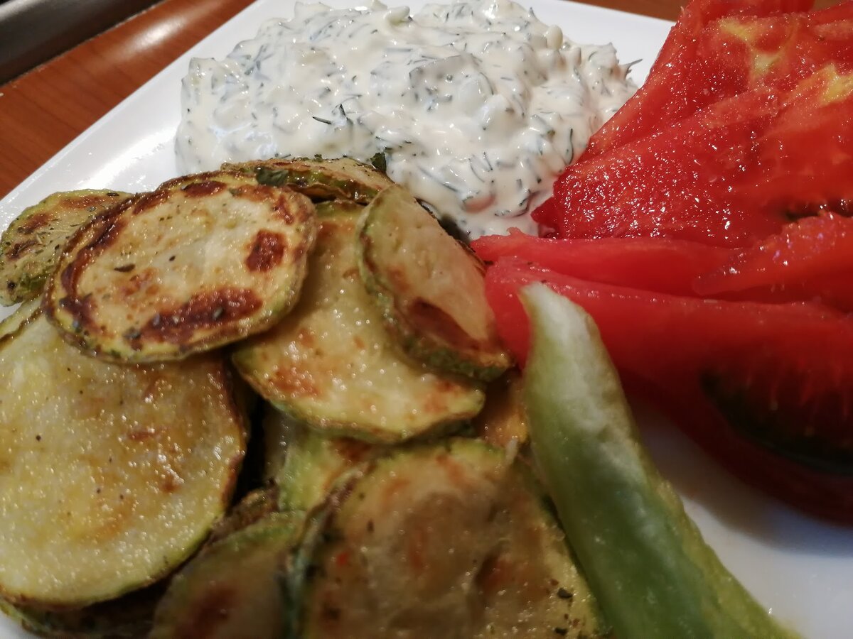 Жареные кабачки по-гречески. Фото Светы Давыдовой