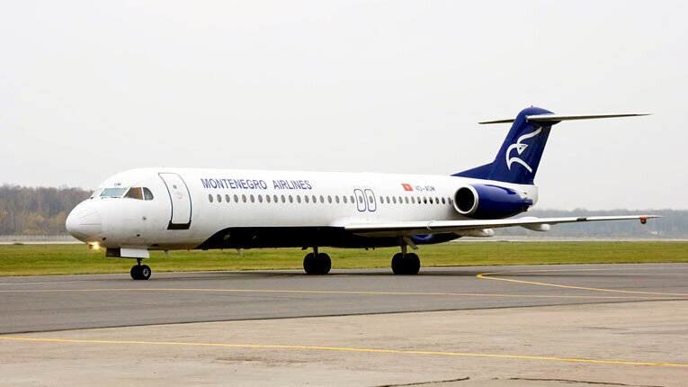 Самолет Montenegro Airlines