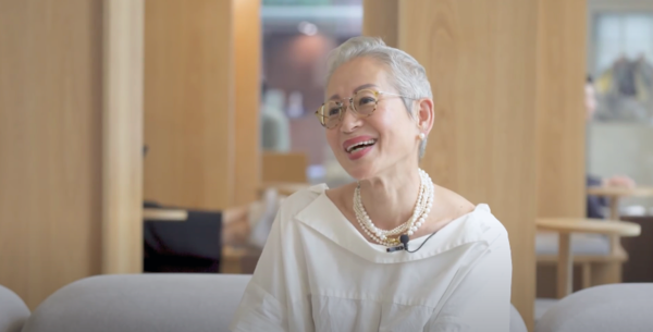 Кадр из видео "밀라논나는 이런 사람이에요"