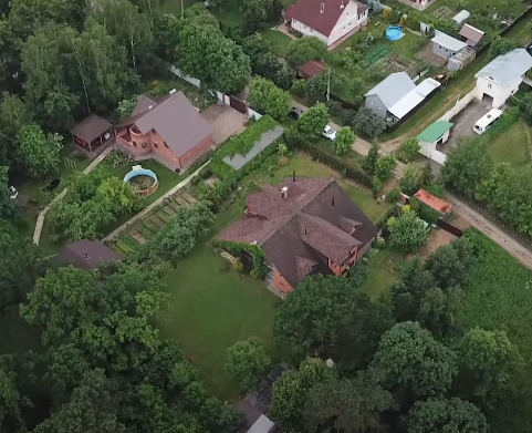 Дом с высоты птичьего полёта.