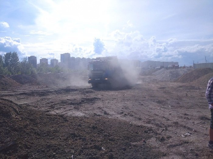 Строительный мусор на реке Красненькая. Фото из ТГ-канала "Команда Красимира Врански" 