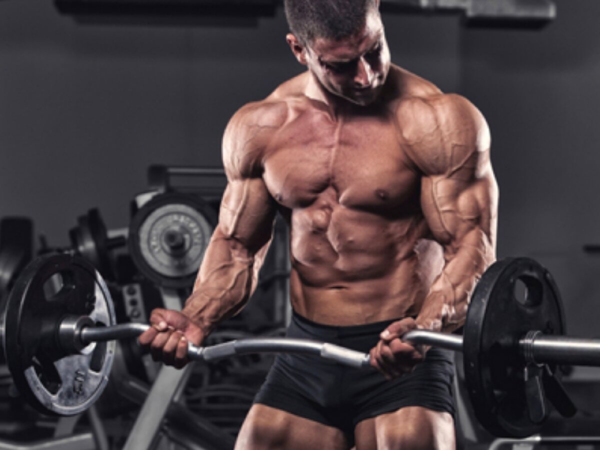 Подъём штанги на бицепс