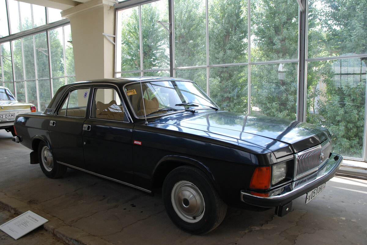 Черный – самый распространенный вариант окраски кузова ГАЗ-3102.