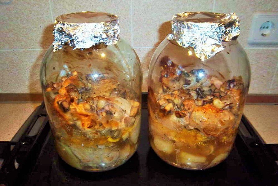 курица в собственном соку в банке. вкусная курочка в банке. шашлык в банке. курица в банке в духовке в собственном соку. курица в банке в духовке в собственном соку.