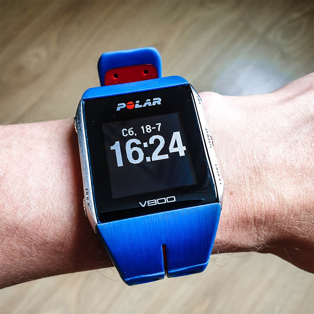 Часы Polar V800
