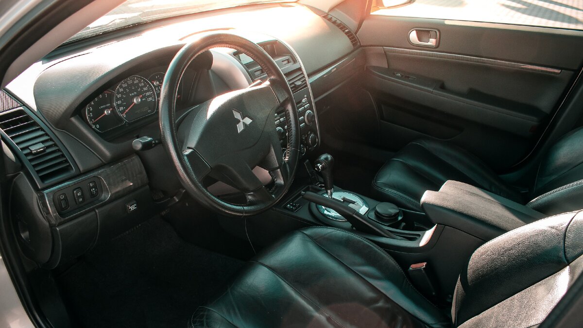 Из спортивного Galant решили сделать Camry, но что-то пошло не так