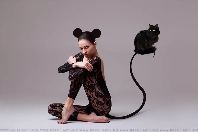 Мыши девочки. Девушка мышка. Мышонок девочка. Девушка в костюме мышки. Мышонок девушка.