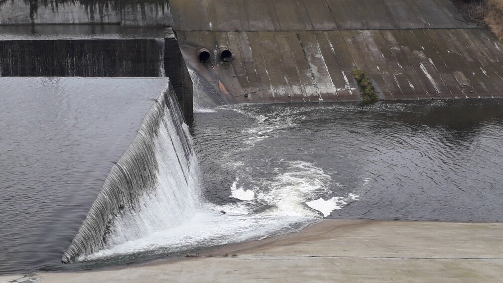 Белые берега водопад