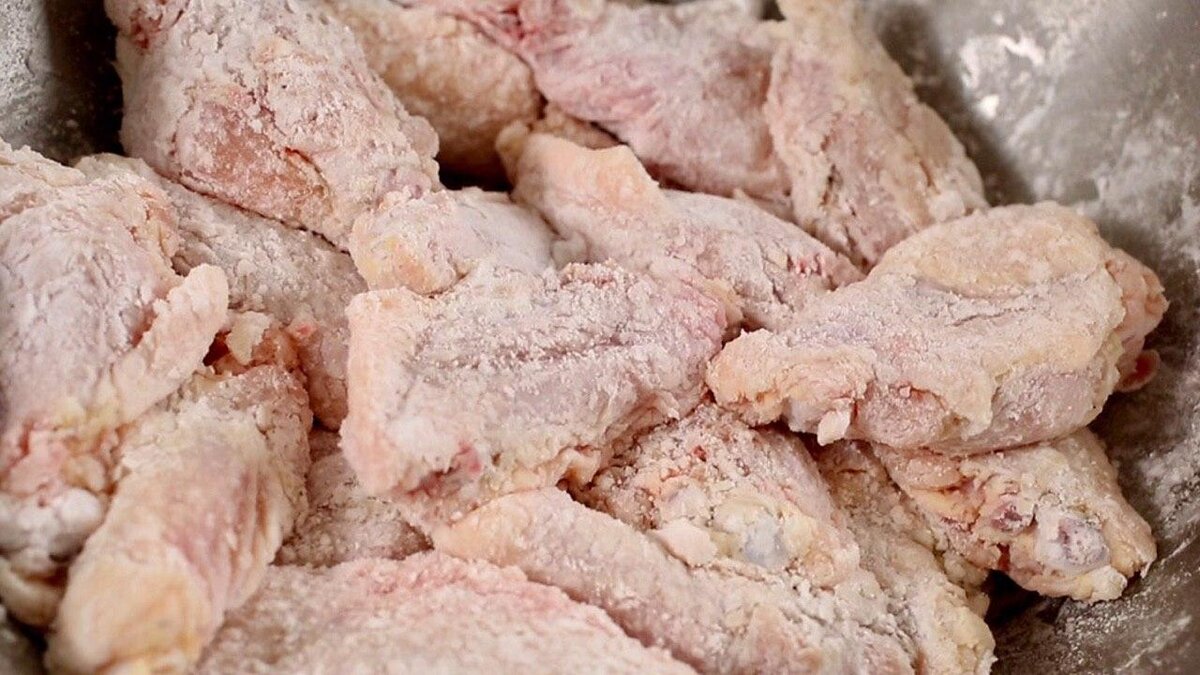 Добавляем муку