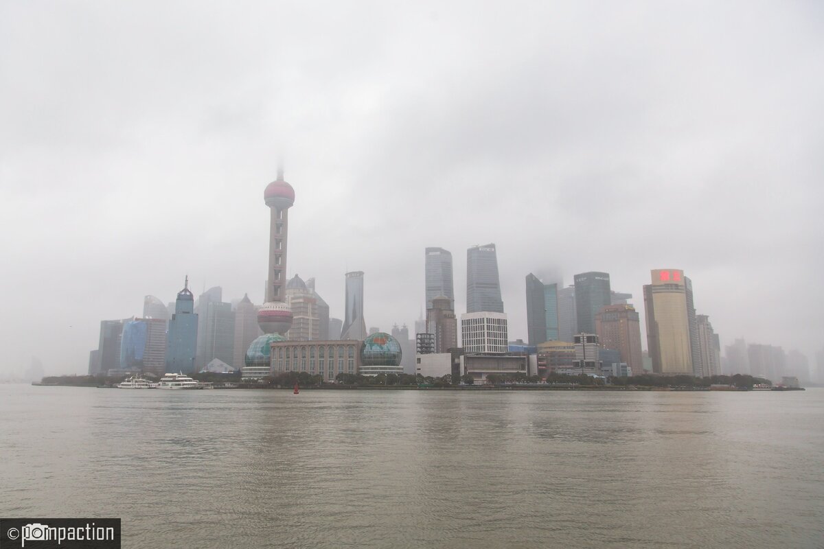 Вид со знаменитой набережной Вайтань