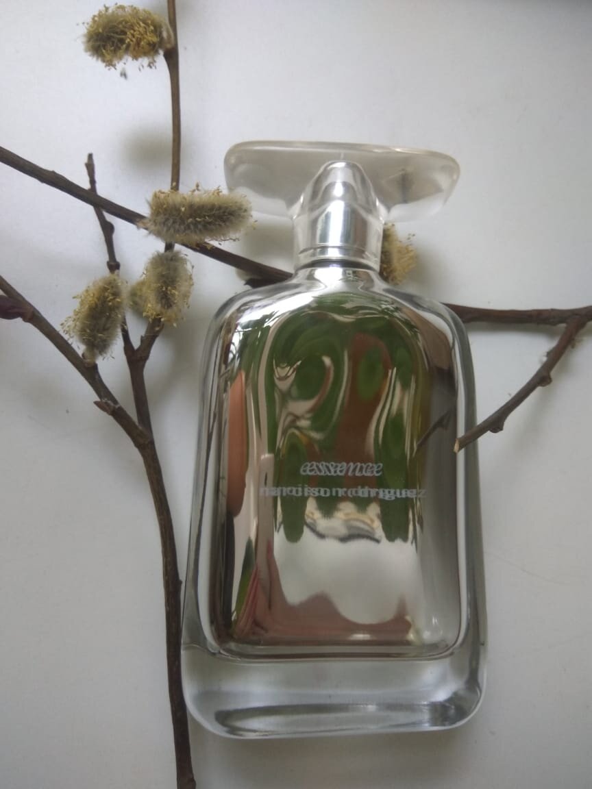Narciso Rodrigues Essence из коллекции Парфюм дня