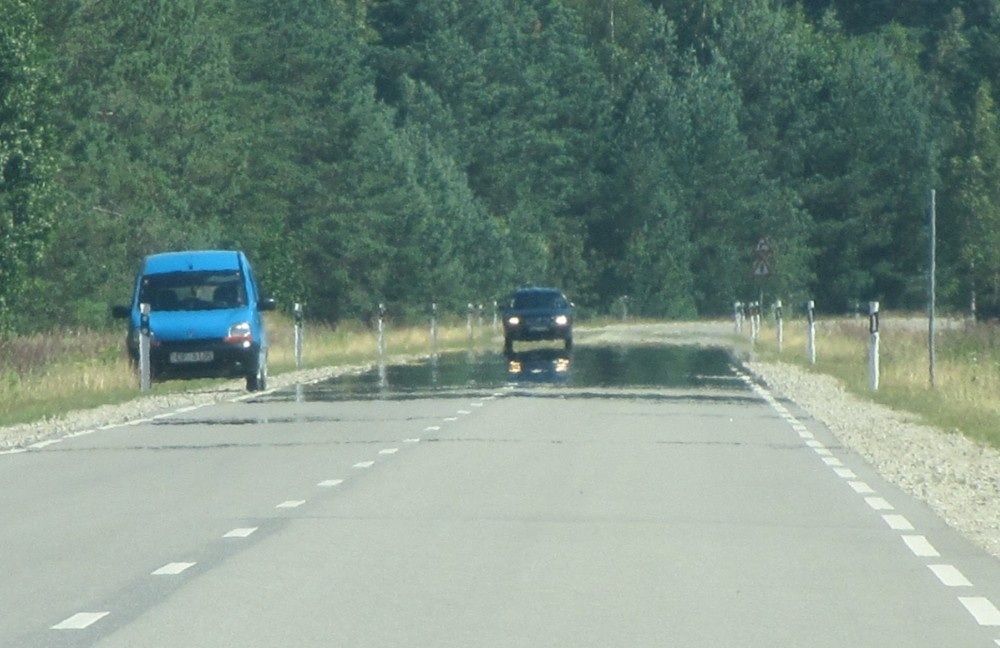 нижний мираж на дороге