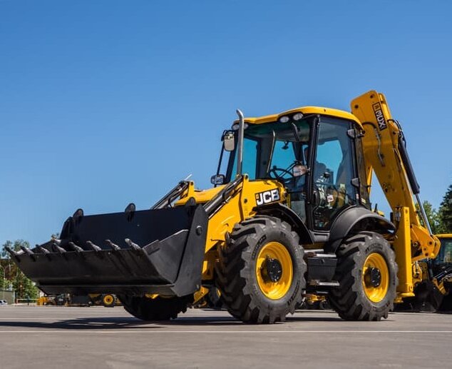 Экскаватор-погрузчик JCB 3CX Super. Источник фото: https://arenda-ekskavatorov.ru/