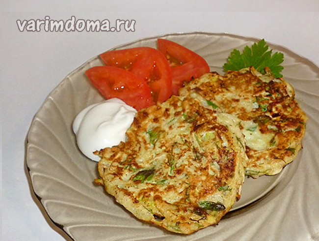 Простые оладьи из кабачков