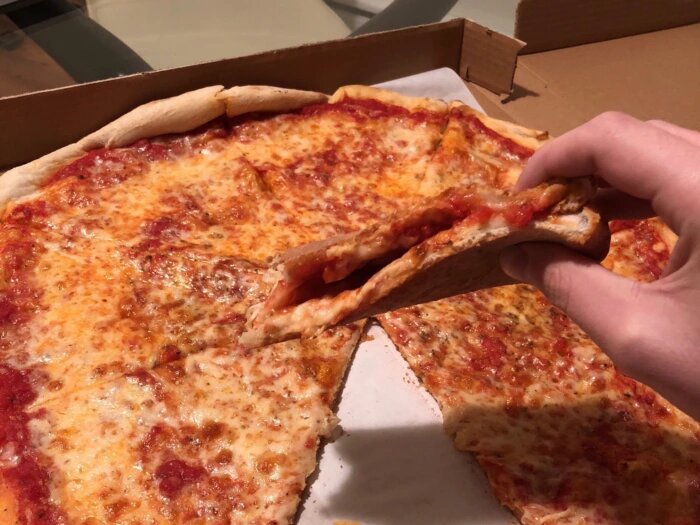 Что может быть лучше пиццы ночью?