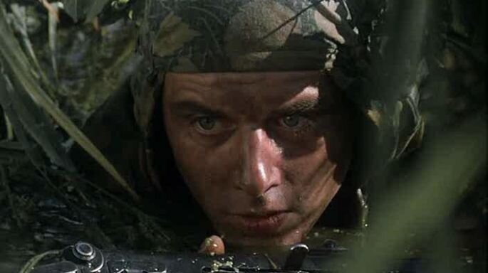 Лейтенант Травкин (актер Игорь Петренко). Кадр из фильма