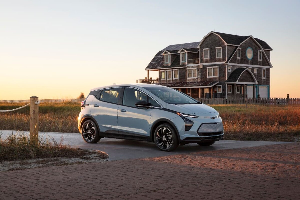 Chevrolet Bolt EV - фото Chevrolet