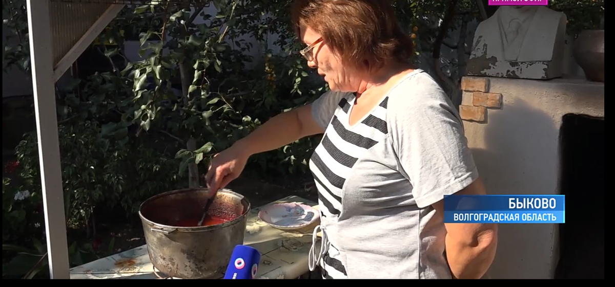 Елена Мухамеджанова готовит нардек. 