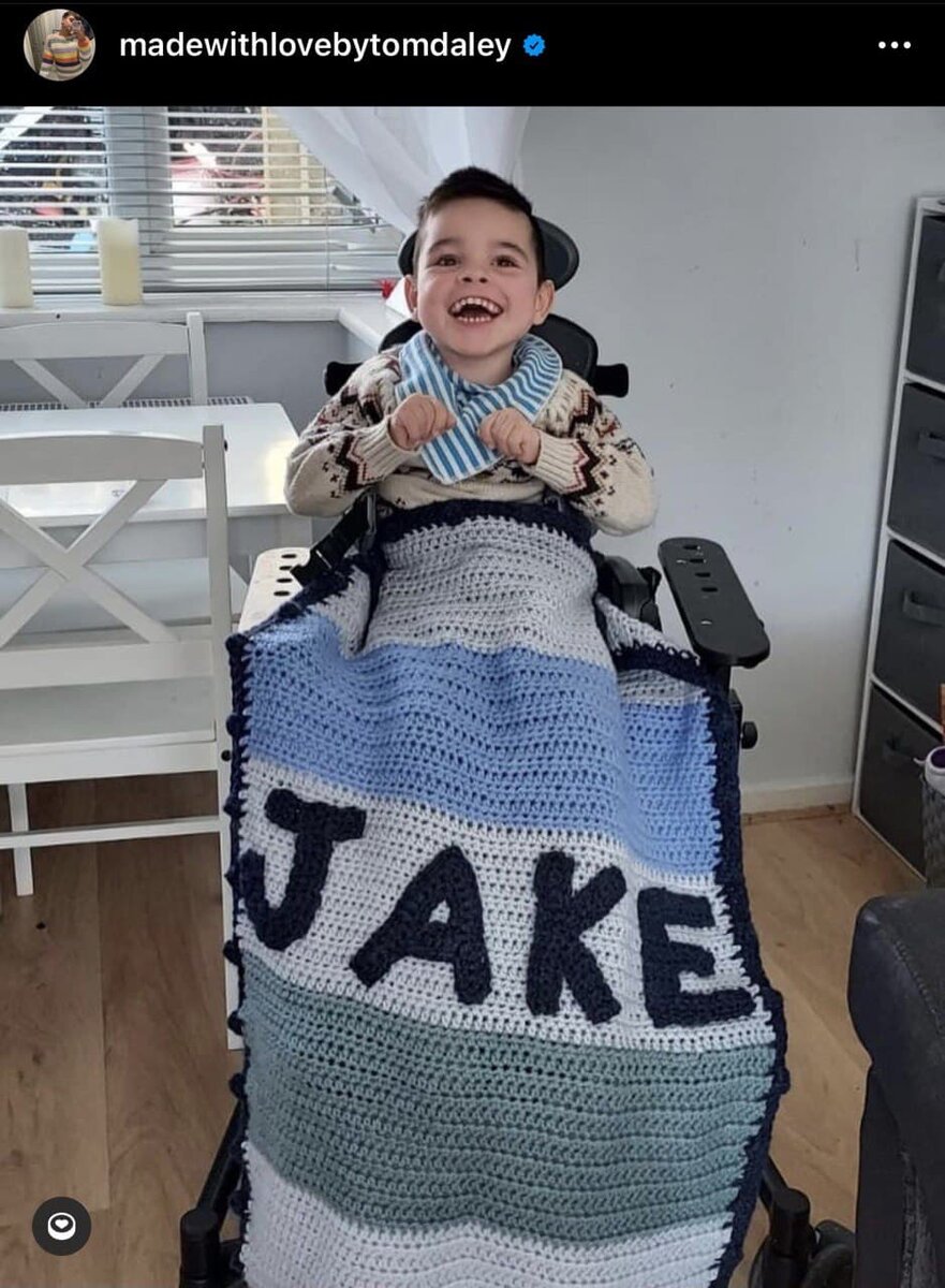 Помогают детям, только мрази (Томас собирает пожертвования для помощи детям с редкими заболеваниями)