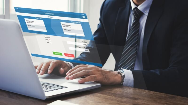 Дистанционные банковские услуги облегчают жизнь. Фото: abcargent.com