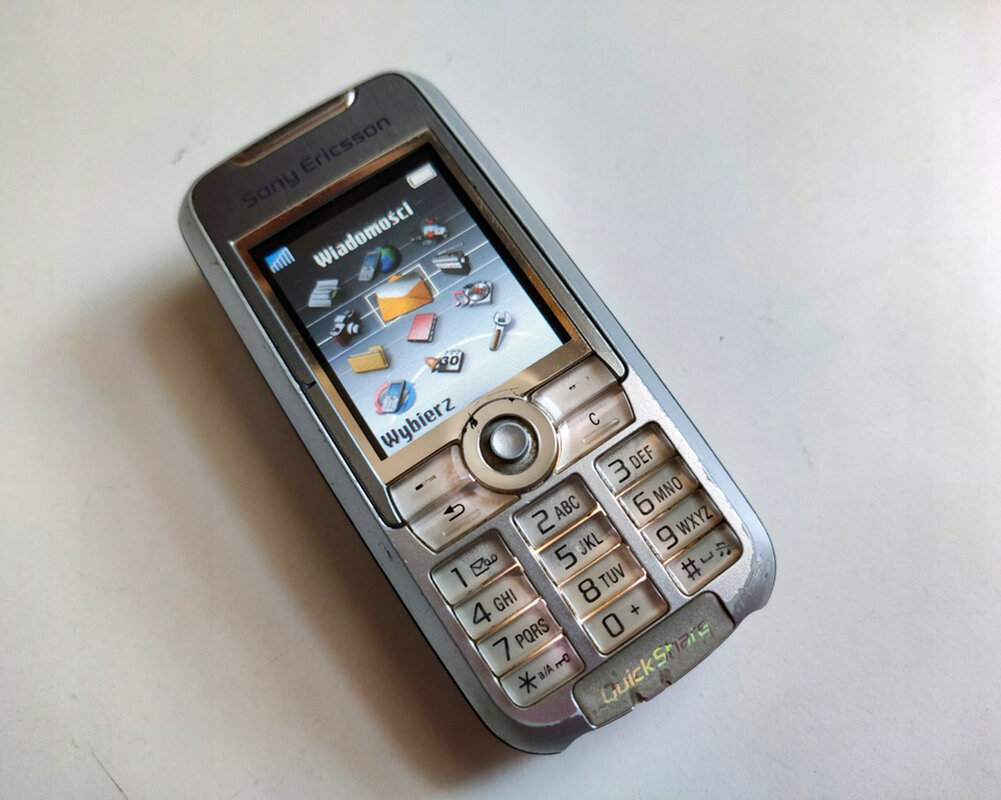 Sony Ericsson k700i