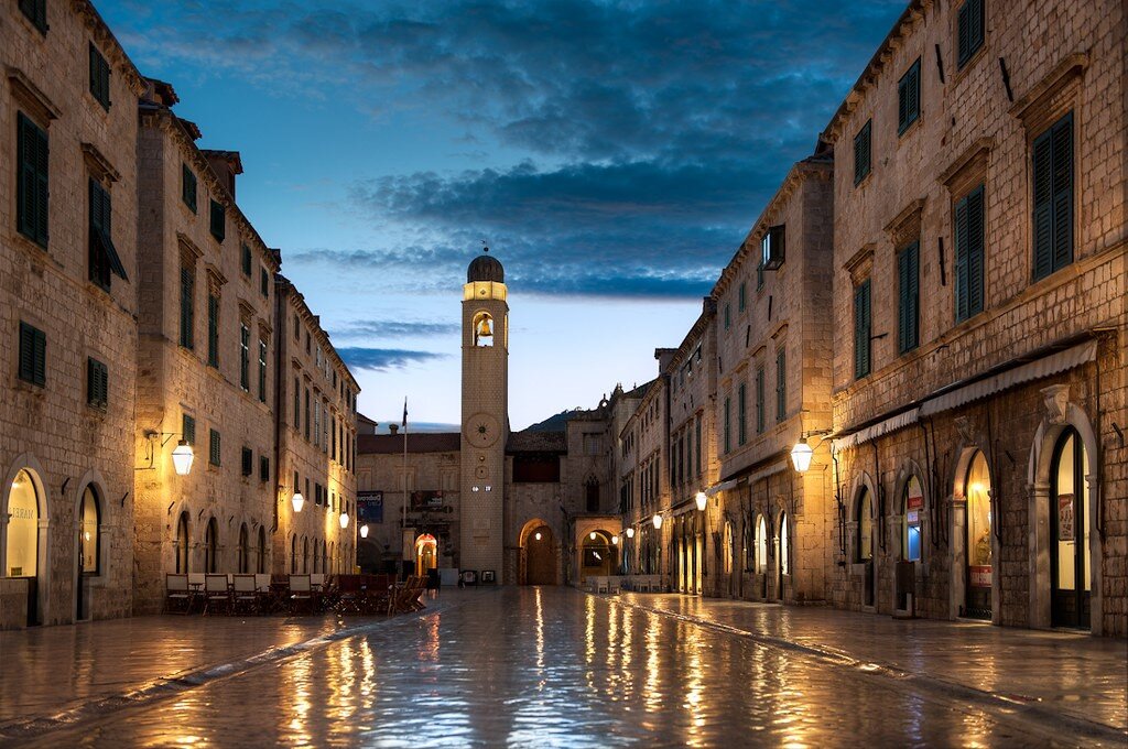 Дубровник – главная улица старого города – Страдун