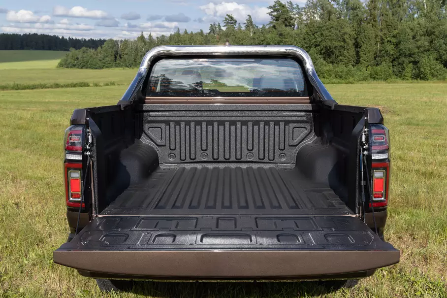 Крупный грузовой отсек с антикоррозийным покрытием