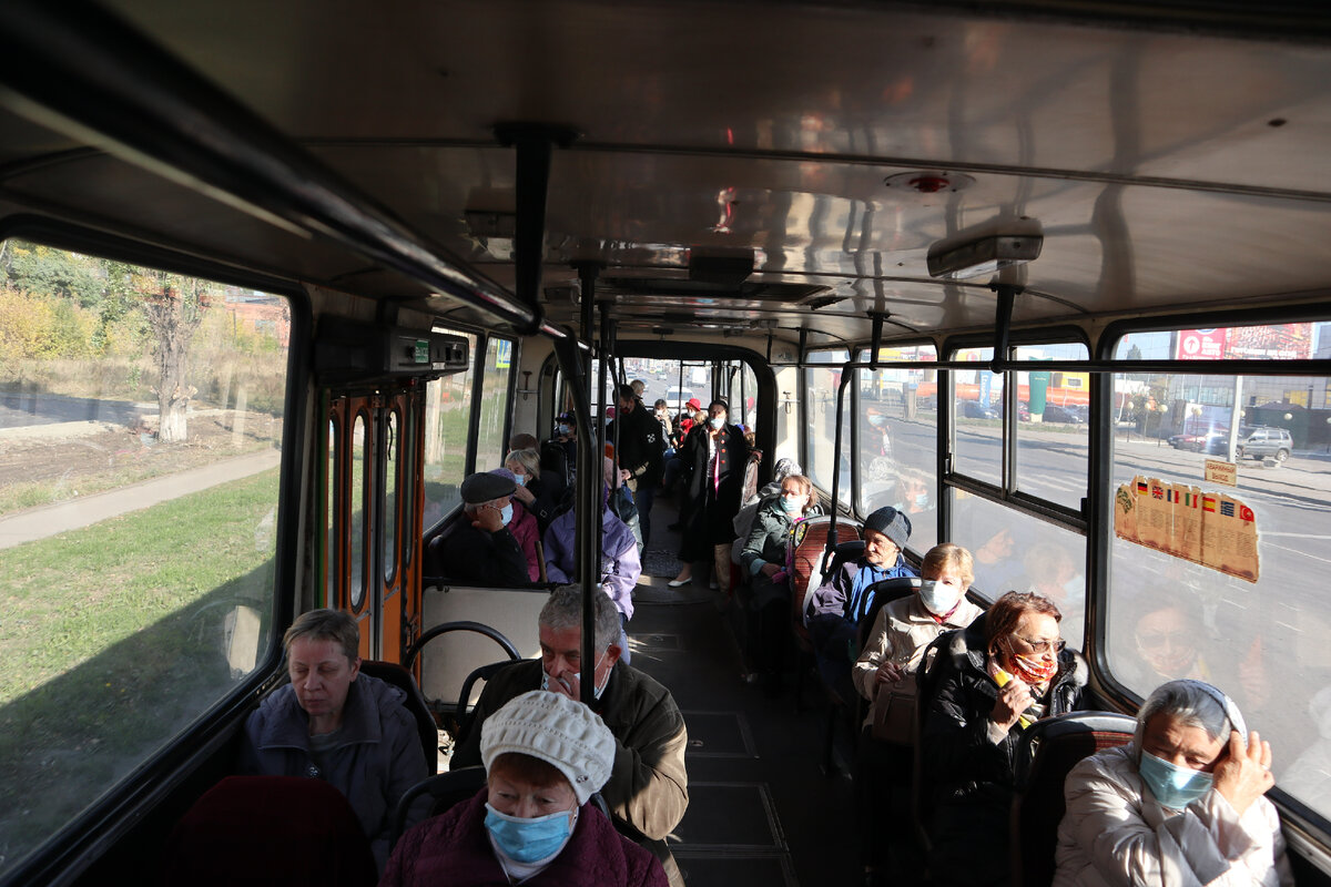 Последние "икарусы" России работают в Курске