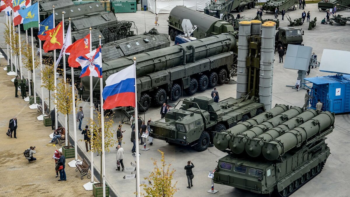 Россия уверенно держит второе место по экспорту оружия в мире. Источник: Яндекс.Картинки
