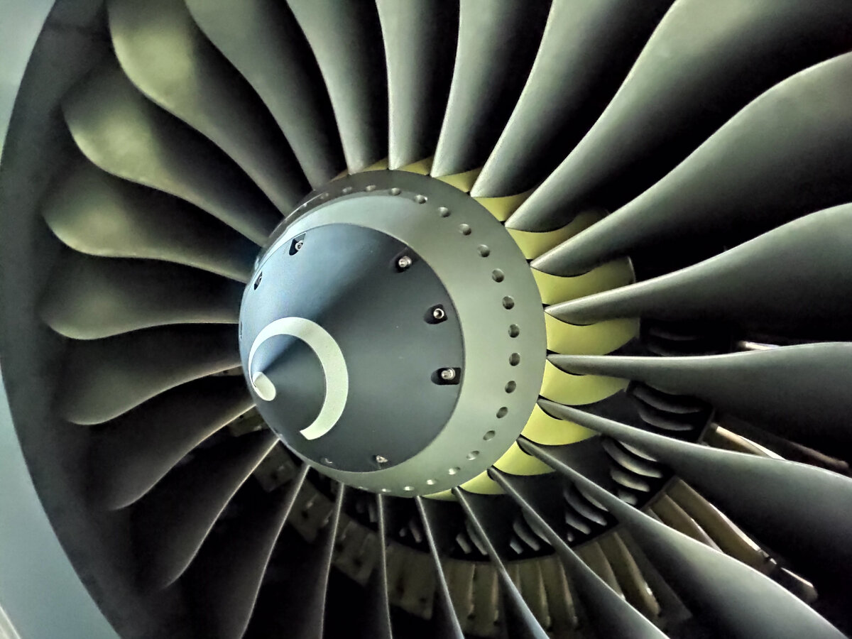 Двигатель SaM-146