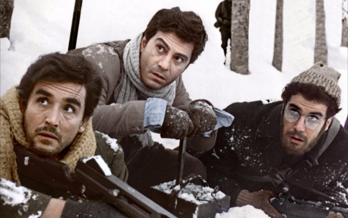 История друзей (их роли сыграли Витторио Гассман, Нино Манфреди и Стефано Сатта-Флорес), любивших прекрасную женщину (Стефания Сандрелли)