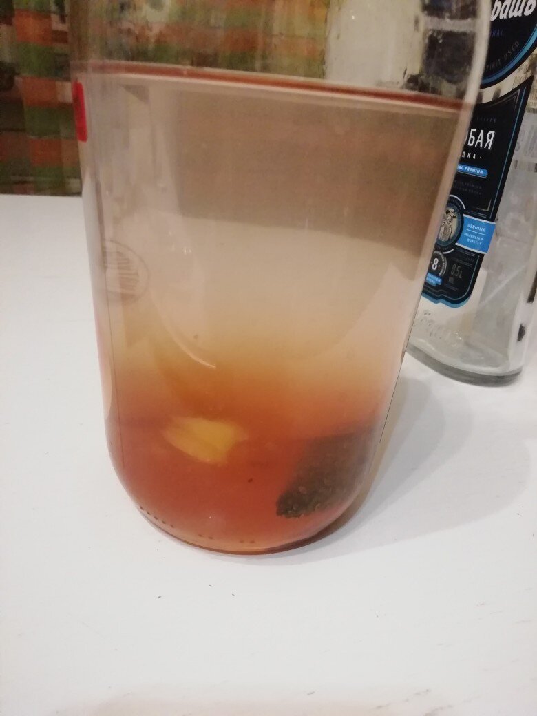 А пока не взболтали - наблюдаем такую вот картину.