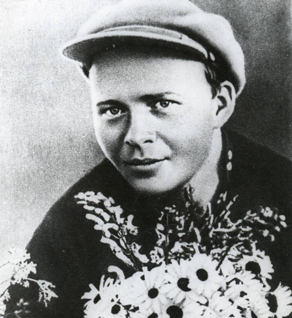 «Гайдар шагает впереди» | Книжная аптека | Дзен