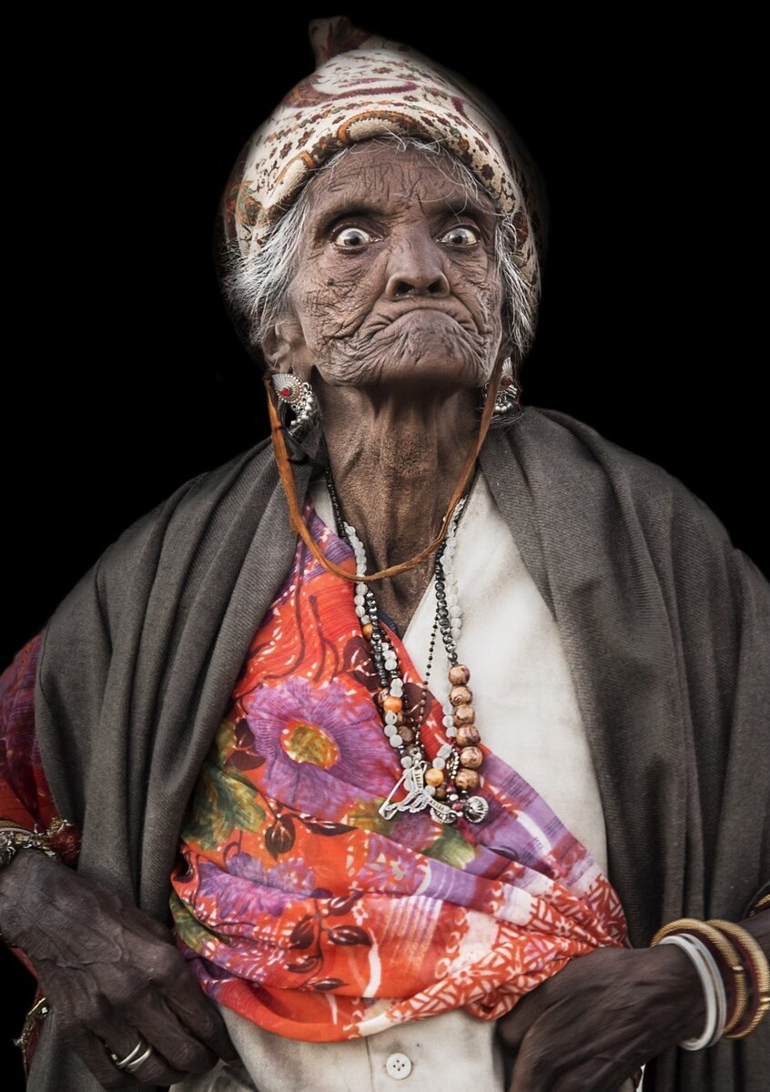 Фото взято с просторов Интернета для привлечения вашего внимания  ( дама больше похожа на Мага - Правителя) 