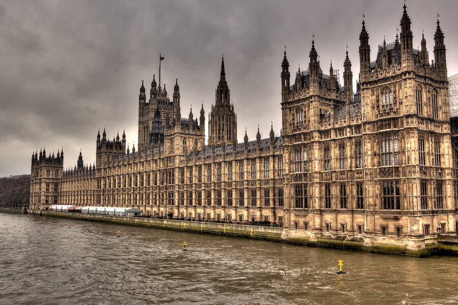 Westminster palace. Парламент Великобритании. Вестминстерский дворец, Лондон. Достопримечательности Лондона Вестминстерский дворец. Здание парламента - Вестминстерский дворец. Вестминстерский дворец в Лондоне архитектура.