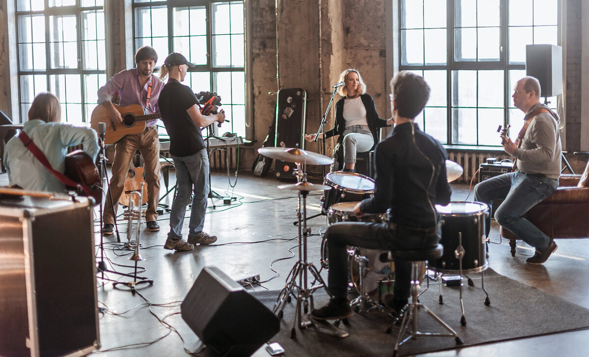 группа ВЫСТРЕЛ в павильоне Cross-Studio Байкал  