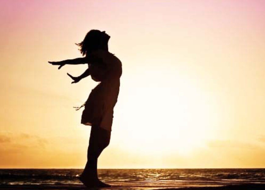  У сильной женщины нет времени на игры или фальшивые улыбки. Она такая, какая есть, и она не будет извиняться.