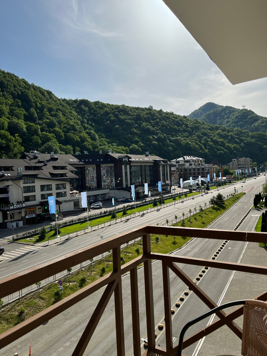 вид из апартаментов. окно 2