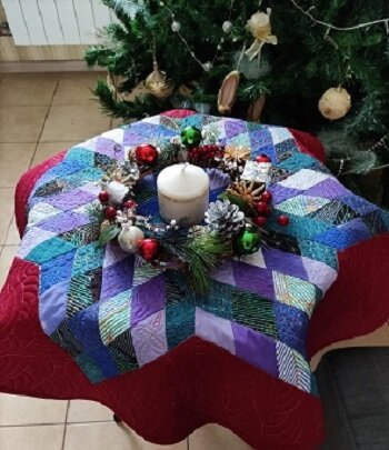 Новогодняя скатерть из лоскутков, подарок подруге, как пример использования лоскутов