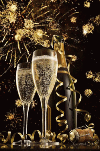 Источник: https://c.tenor.com/kt8pTL-zKnUAAAAC/toast-champagne-glasses.gif