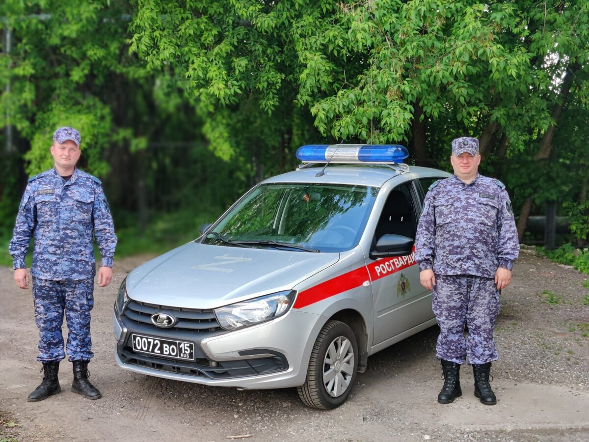 Охранники московская область. Сотрудник вневедомственной охраны. Росгвардия фото. Росгвардия вневедомственная охрана. Охрана в Подмосковье.